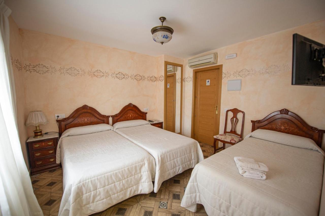 Hostal Paquita มาดริด ภายนอก รูปภาพ