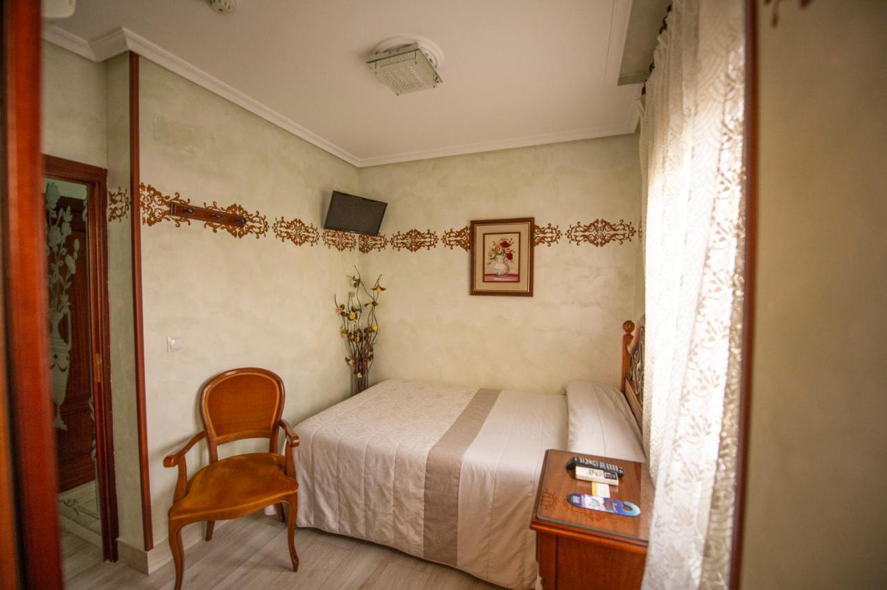 Hostal Paquita มาดริด ภายนอก รูปภาพ