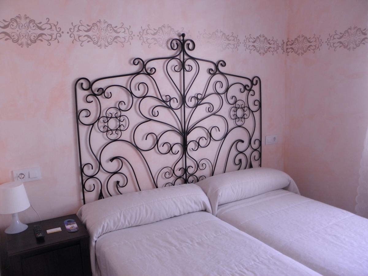 Hostal Paquita มาดริด ภายนอก รูปภาพ
